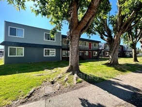 Building Photo - 1942 Dorothy Ave
