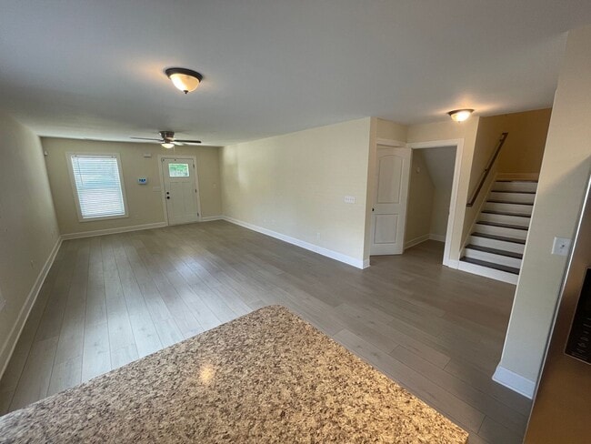 Building Photo - 1570 Bluebird Ln