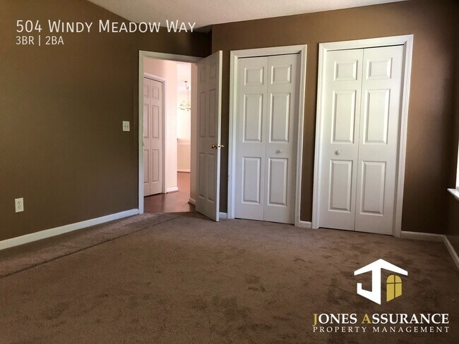 Building Photo - 504 Windy Meadow Way