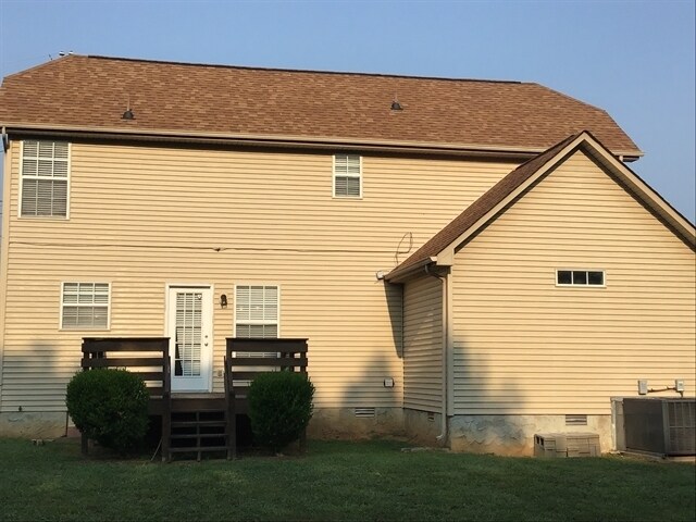 Building Photo - 6632 Shadyview Dr