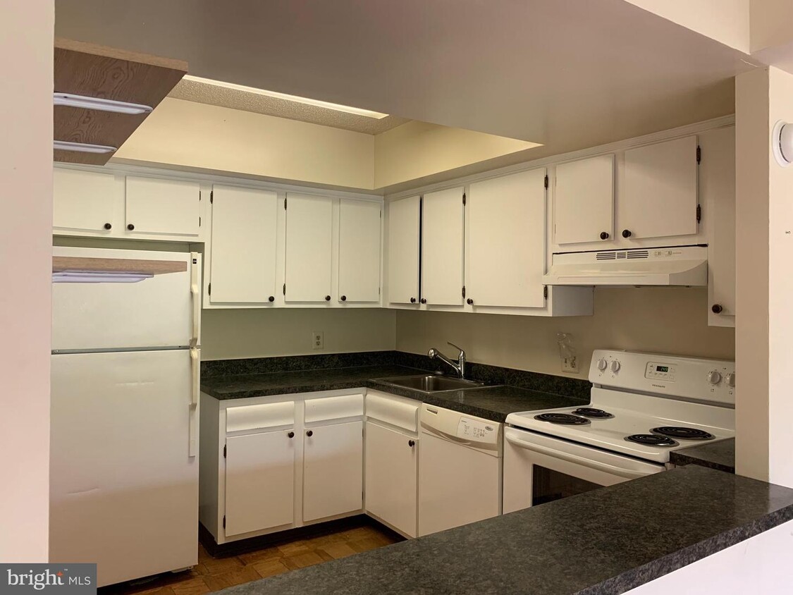 Foto principal - 2921 N Leisure World Blvd