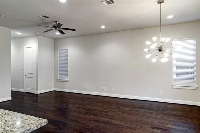 Foto del edificio - 8808 Hollister Square Ct