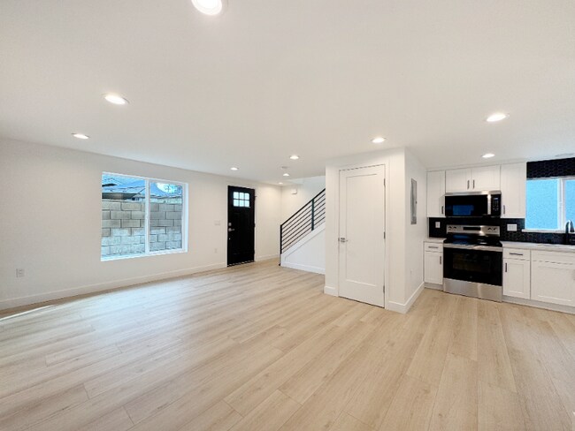 Foto del edificio - 4461 Farquhar Ave