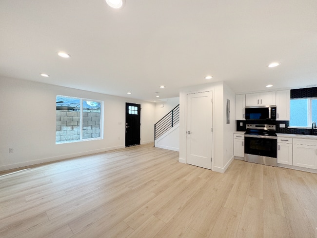 Building Photo - 4461 Farquhar Ave