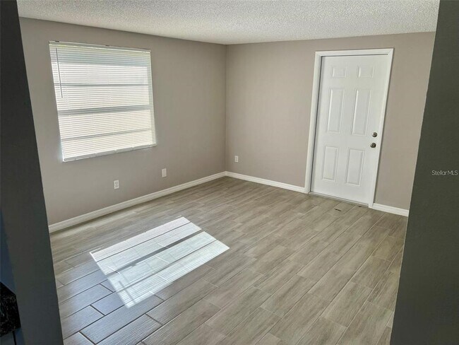 Foto del edificio - 1006 57th Ave Pl E