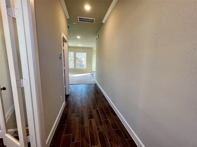 Foto del edificio - 547 Kingston Ln