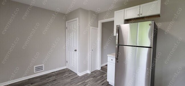 Foto del edificio - 21788 Rausch Ave