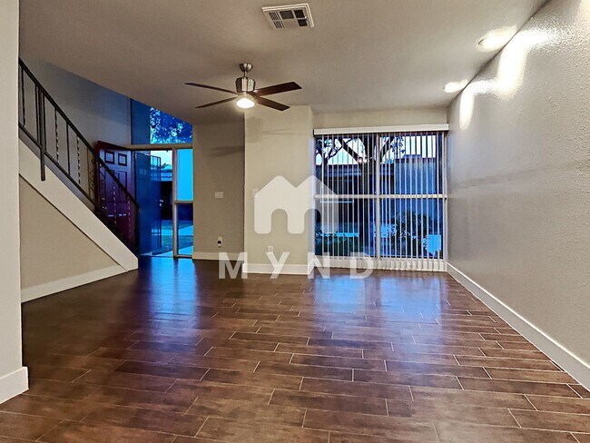 Building Photo - 8243 E Thomas Rd