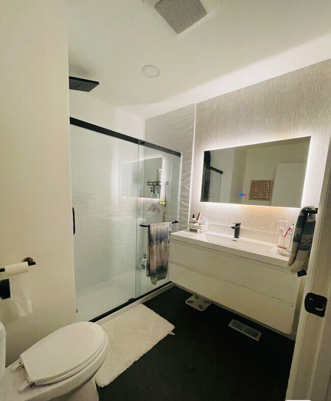 Foto del edificio - 40 Triumph Ct