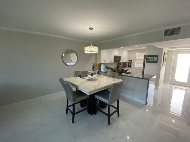 Building Photo - 3150 NE 48th Ct