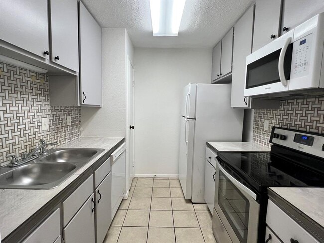 Building Photo - 7950 N Stadium Dr