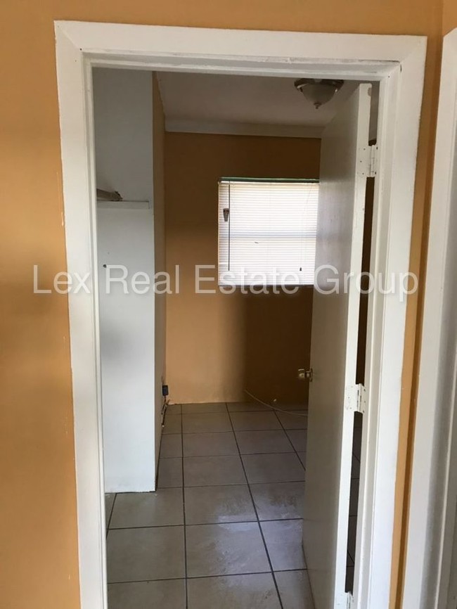 Foto del edificio - 2512 Avenue L