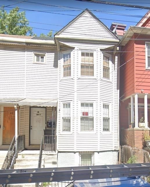 Building Photo - 45A Van Reypen St