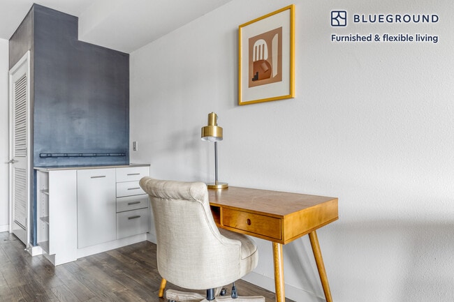 Foto del edificio - 5555 14th Ave NW