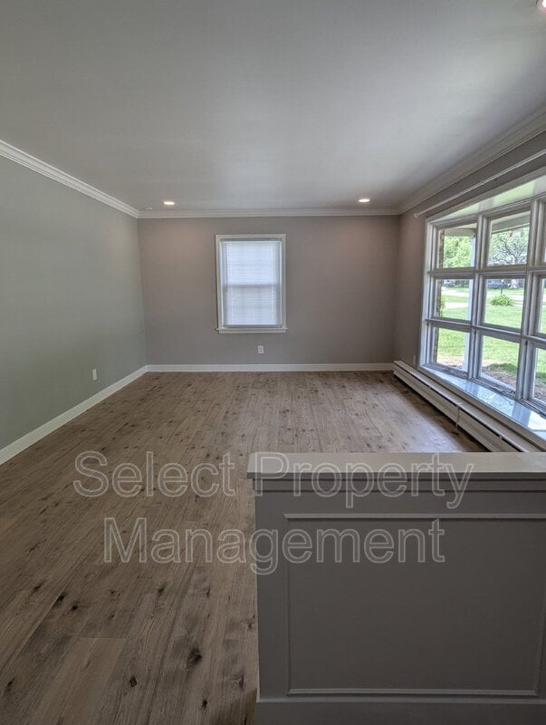 Building Photo - 3211 Jonquil Dr