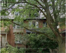 Building Photo - 678 Huron St