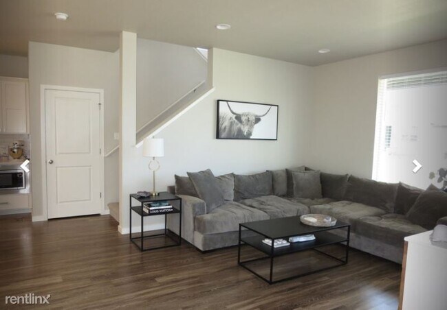 Building Photo - 3 br, 2.5 bath House - 2908 Comet St