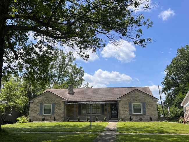 Photo - 186 Jesselin Dr House