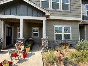 Building Photo - 878 Winding Brk Dr