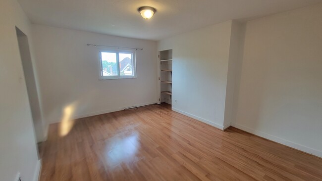 Living room off the kitchen - 842 Chislett Street