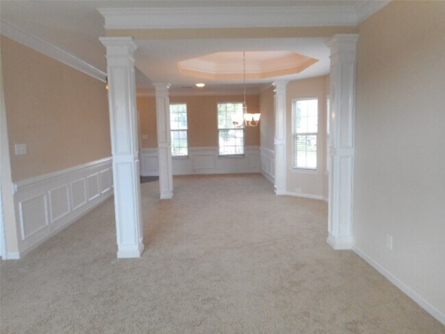Building Photo - 5319 Roshni Terrace
