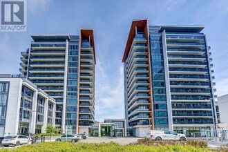 Building Photo - 9608 Yonge St