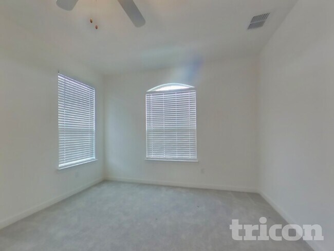 Building Photo - 2701 Brushy Lk Dr