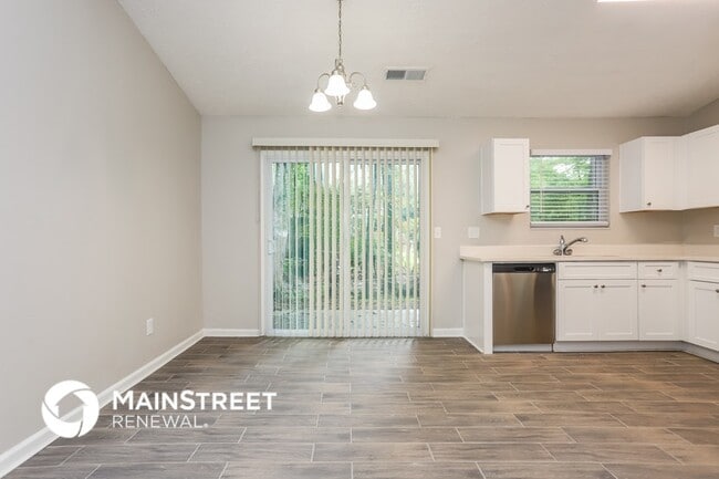 Building Photo - 819 Martin Rd