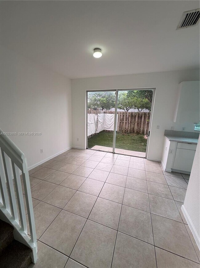 Foto del edificio - 607 NE 21st Terrace