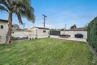 Building Photo - 7608 Whitsett Ave