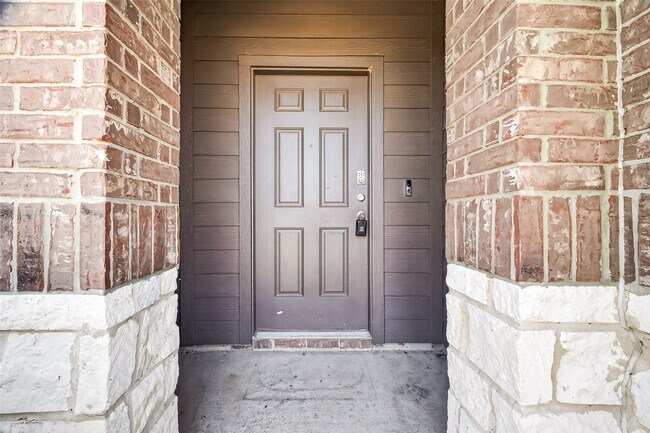 Building Photo - 40503 Birch Shadows Ct