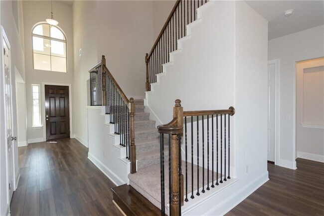 Foto del edificio - 3300 Scenic Valley Dr