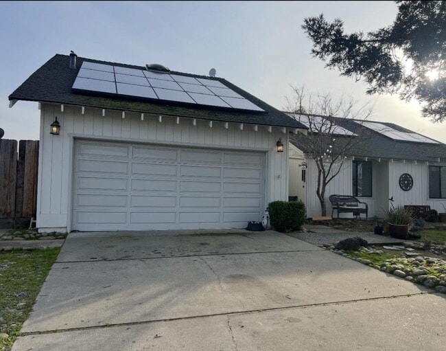 Building Photo - 1953 Sunset Ct