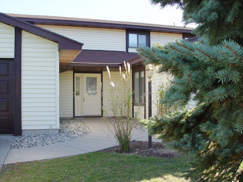 6514 Bella Vista Dr NE, Rockford, MI 49341 Condo for Rent in Rockford, MI