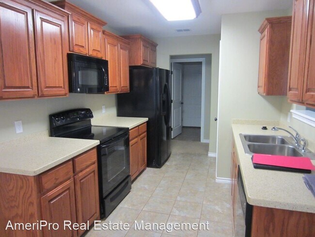 Building Photo - 3 br, 2 bath House - 1201 BRIAR CLIFF PATH