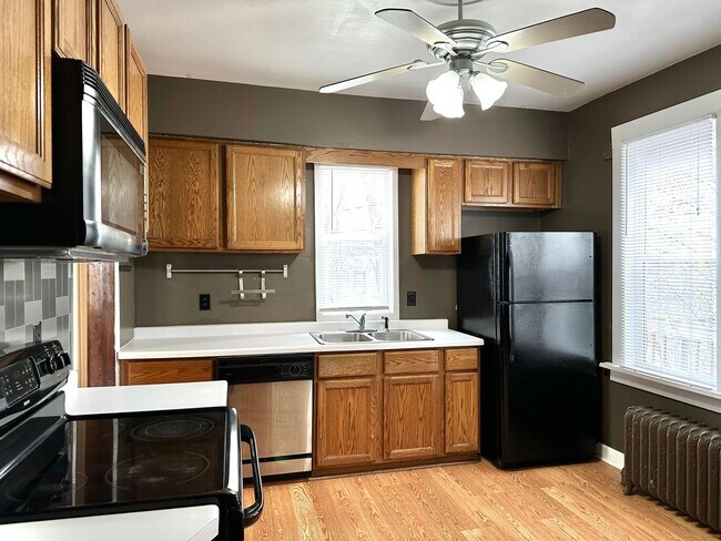Foto del edificio - 523 N 23rd Ave W