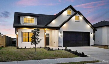 Building Photo - 1 S Mullin Ave