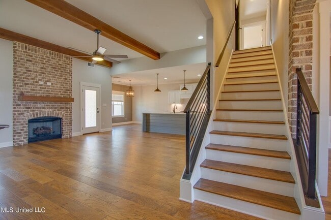 Building Photo - 4619 Pierce Dr