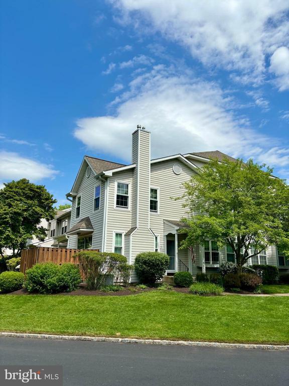 Foto del edificio - 8503 Spruce Mill Dr