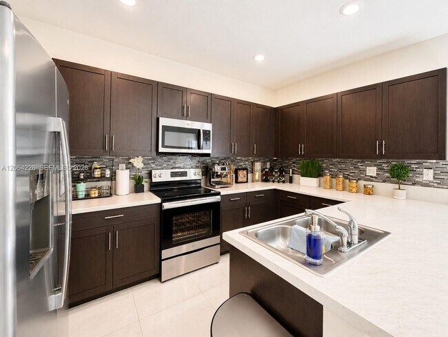 Foto del edificio - 10545 W 32nd Ln