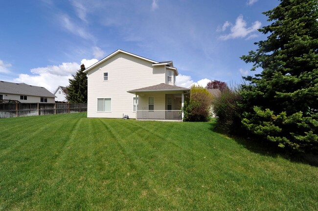 Foto del edificio - Broadmoore Community, 4 bed 2.5 bath