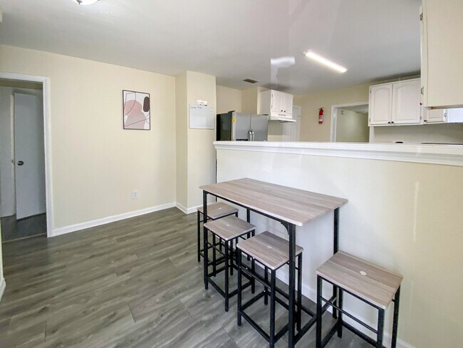 Building Photo - 5346 Shannon Ave