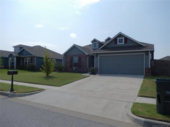 Building Photo - 3 bedroom in Owasso OK 74055