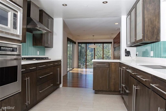 Building Photo - 3 br, 5 bath House - 2229 Castilian Dr