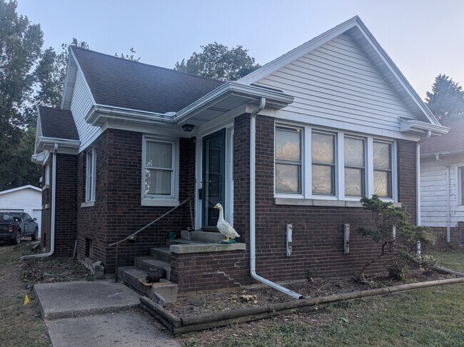 Building Photo - 1713 W Church St