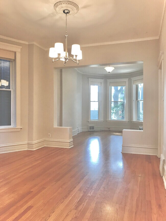 Foto del edificio - 3447 N Marshfield Ave