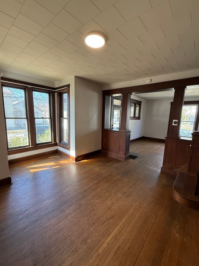 Building Photo - 315 N 10th St