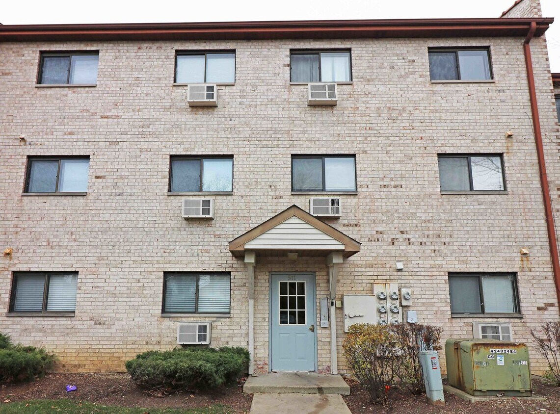 511 Spruce Dr Unit 2b Palatine Il 60074 Condo For Rent In Palatine Il Apartments Com