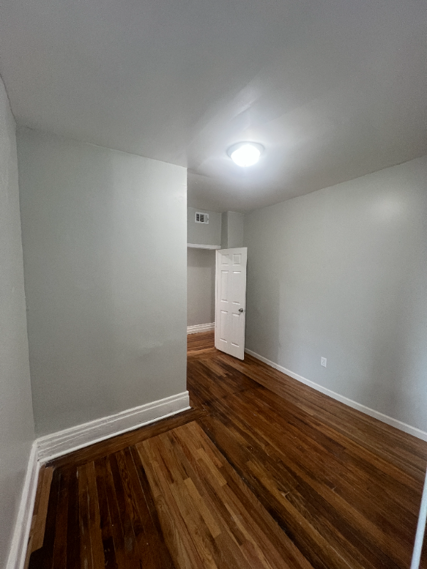 Foto del edificio - 311 Mt Prospect Ave