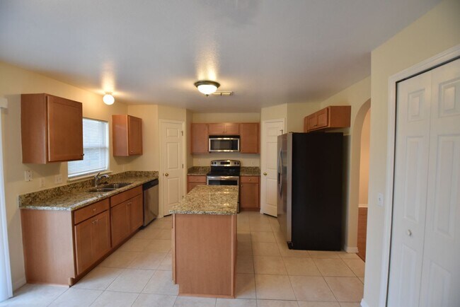 Foto del edificio - 692 Sunway Ln